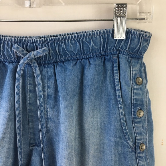 BELLA DAHL Denim Color Pull On Drawstring Fringe Hem Shorts - Picture 2 of 5